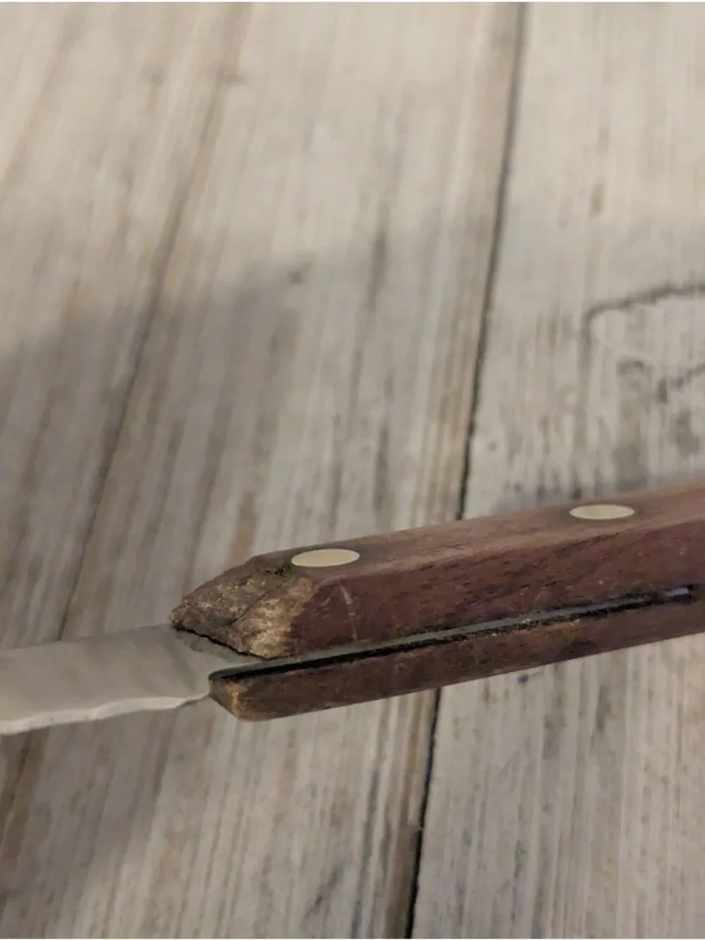 Robinson Knife Co features brand